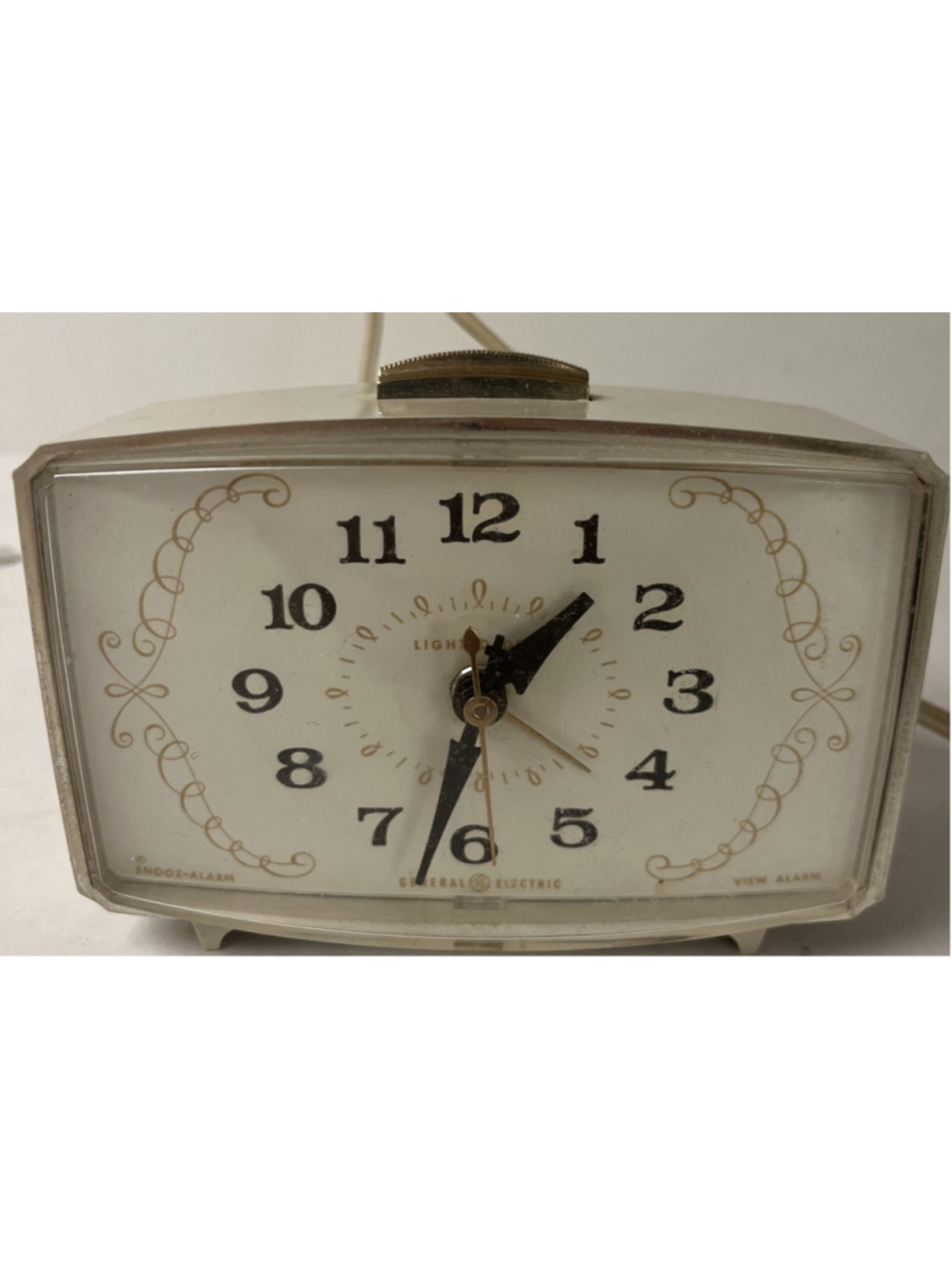 Vintage General Electric GE Lighted Dial Alarm Clock Snooz-Alarm Model C7222K